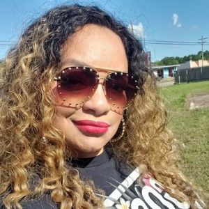 Meet your Posher, Caylin